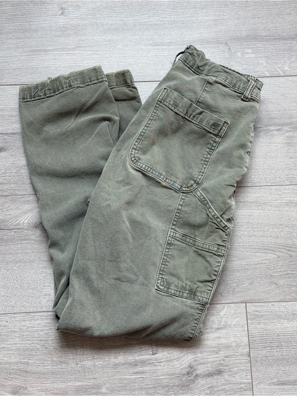 American Eagle Outfitters Women's Straight-leg Cargo Pants in Olive Green